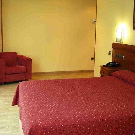 Hotel Longoria Avenida El Berron Pokoj fotografie
