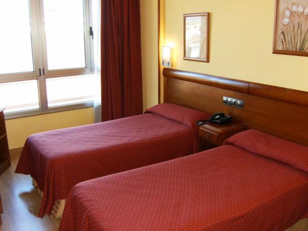 Hotel Longoria Avenida El Berron Pokoj fotografie